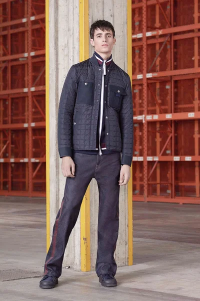 Look 18